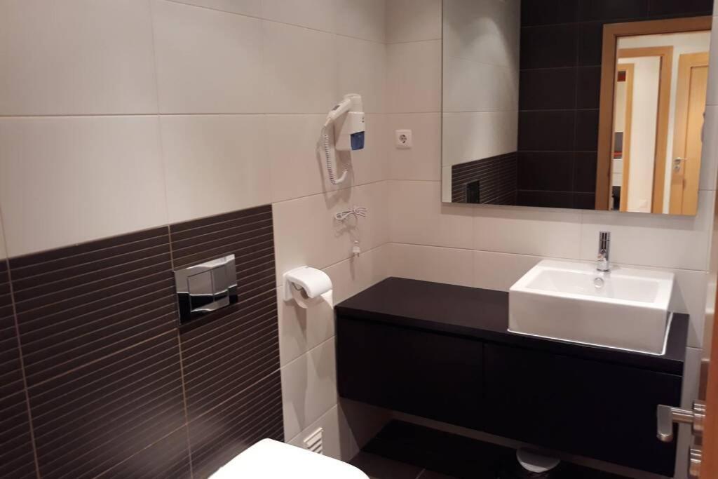 Modern 3 Bedroom Pool View. 阿尔布费拉 外观 照片